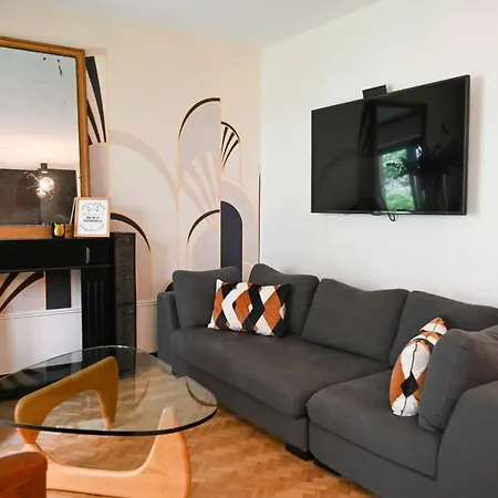 Nice 85 M Decorated With Nice Terrace With Trees Paris